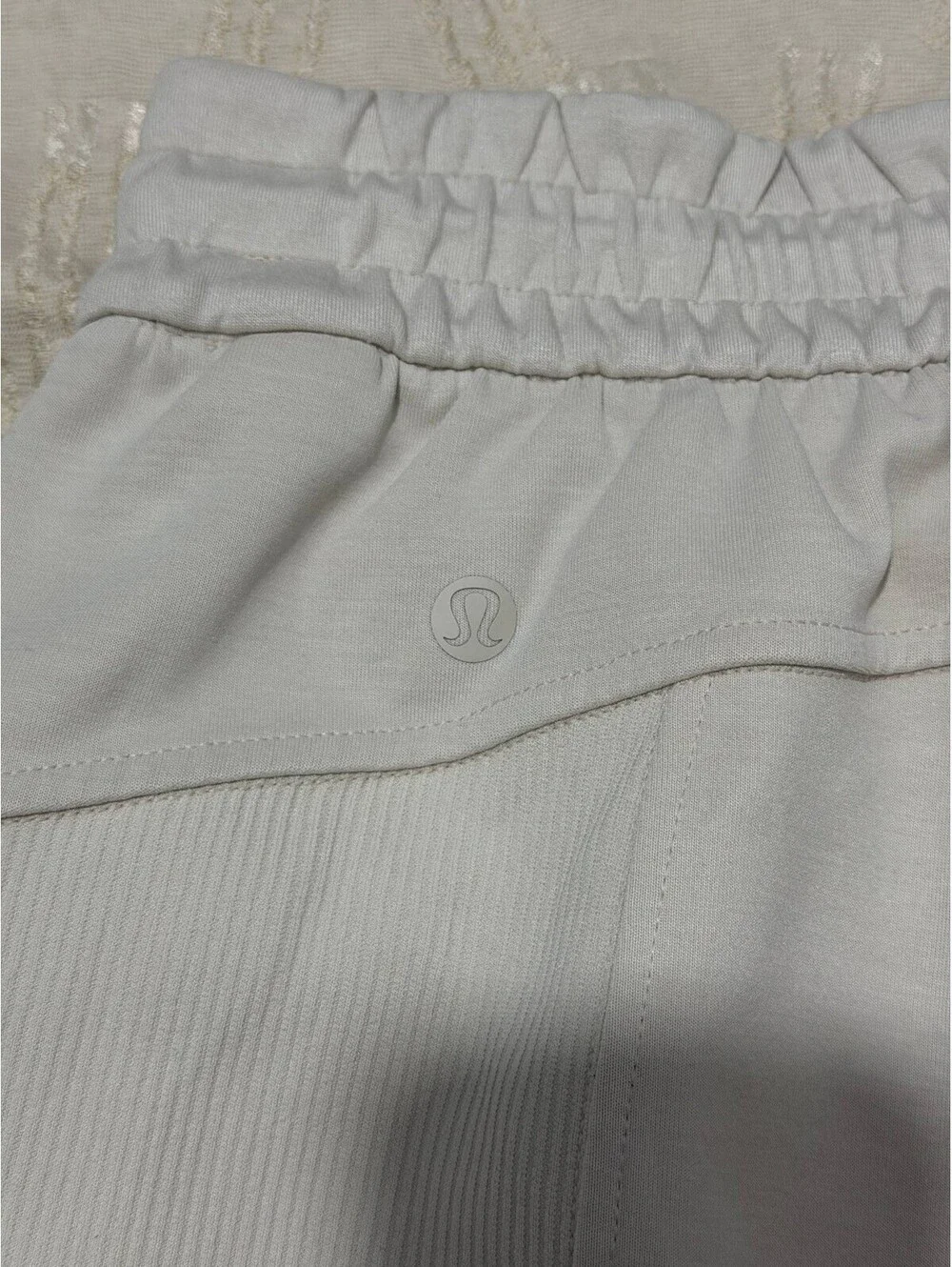lululemon Size 2 Women’s Light Gray Ribbed Panel Jogger Pants Drawstring